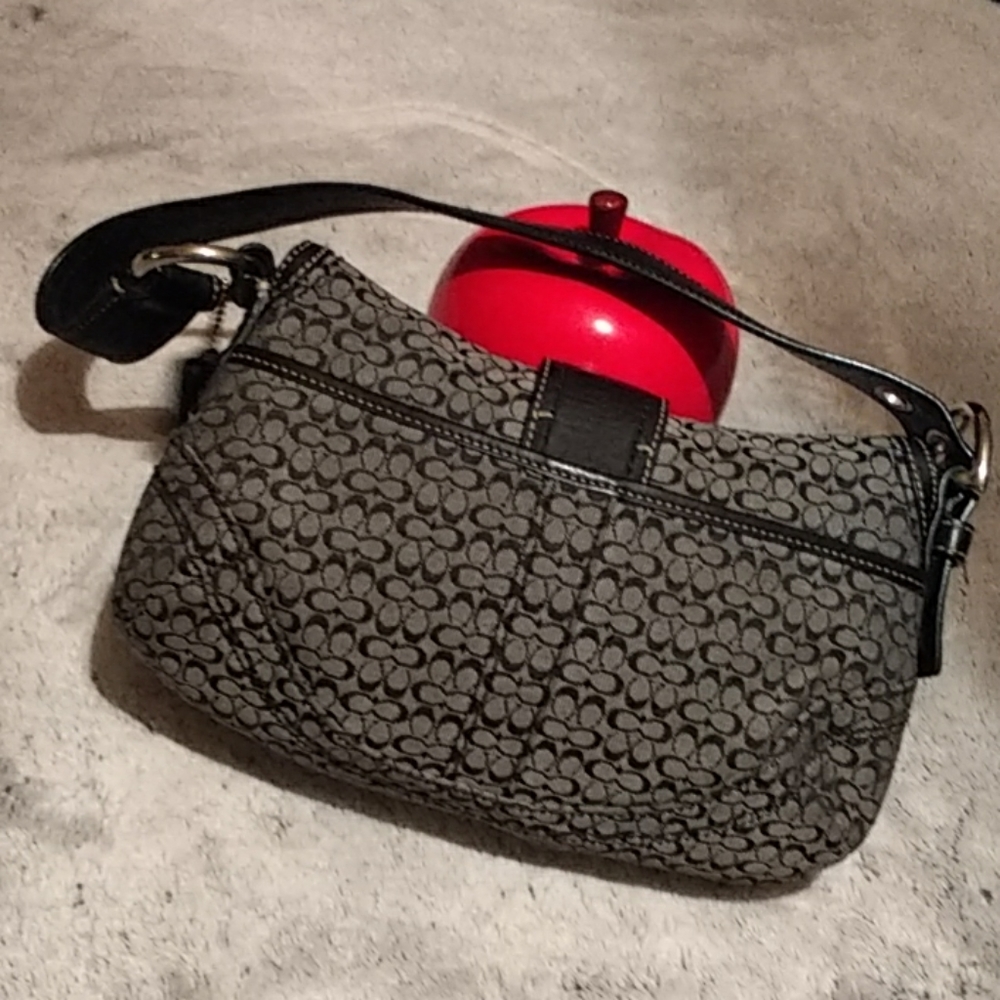 Authentic Coach monog/leather handbag - Picture 2 of 6